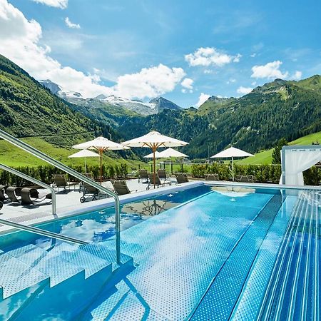 Hotel Berghof Crystal Spa & Sports 턱스 외부 사진