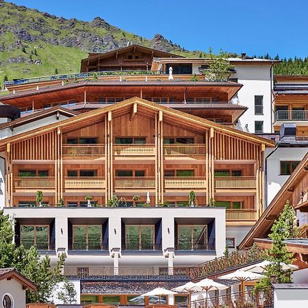 Hotel Berghof Crystal Spa & Sports 턱스 외부 사진