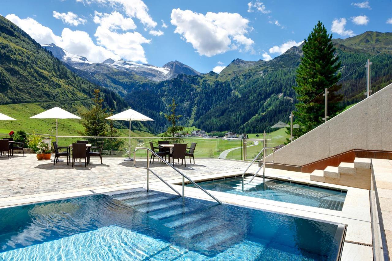 Hotel Berghof Crystal Spa & Sports 턱스 외부 사진